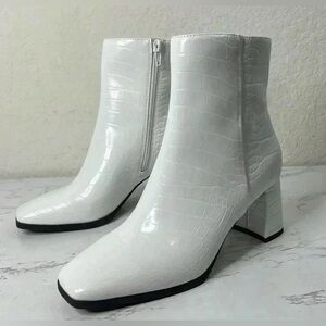 NWT INC White Croc-Embossed Ankle Boots